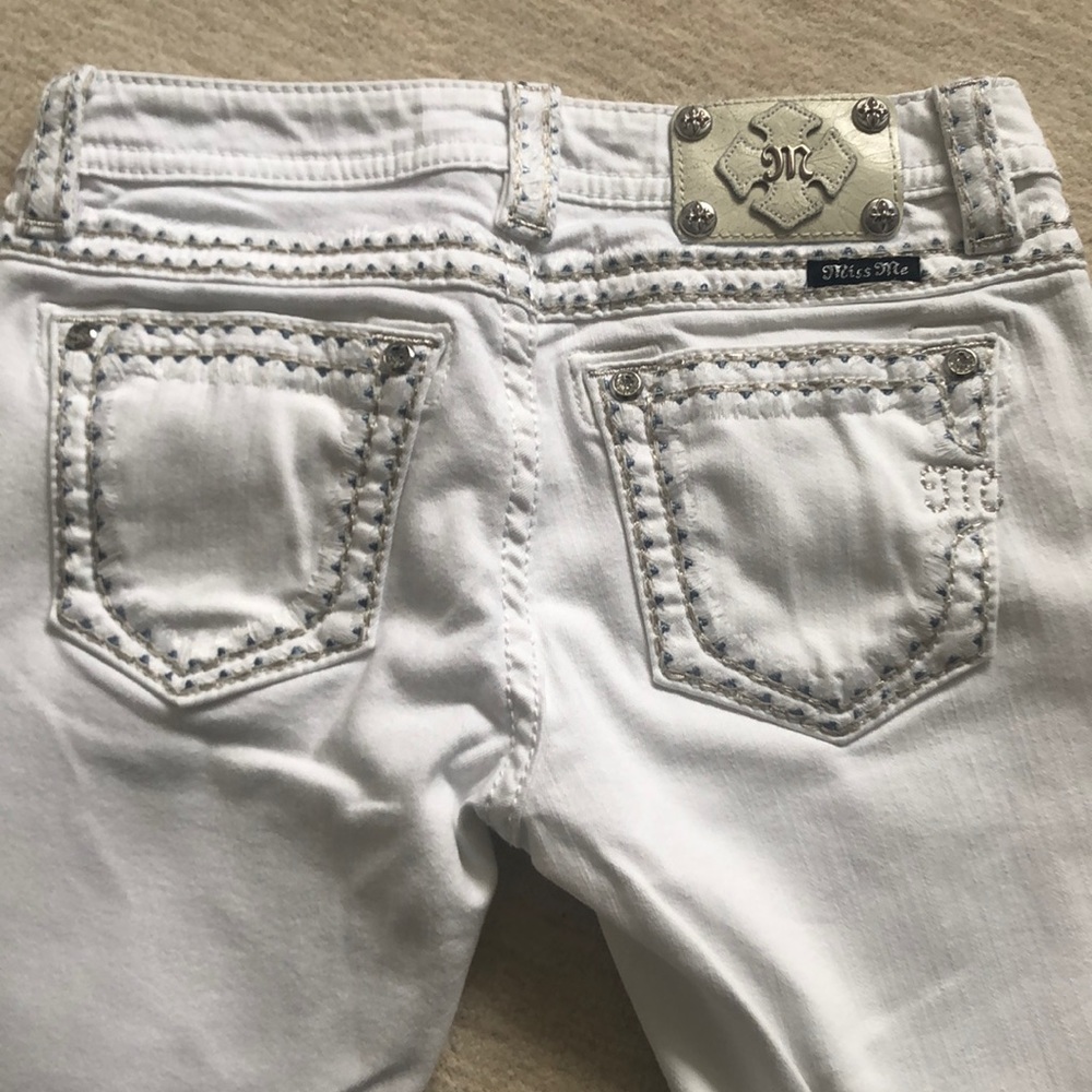 Miss Me Signature Cuffed Capri, Size 28
